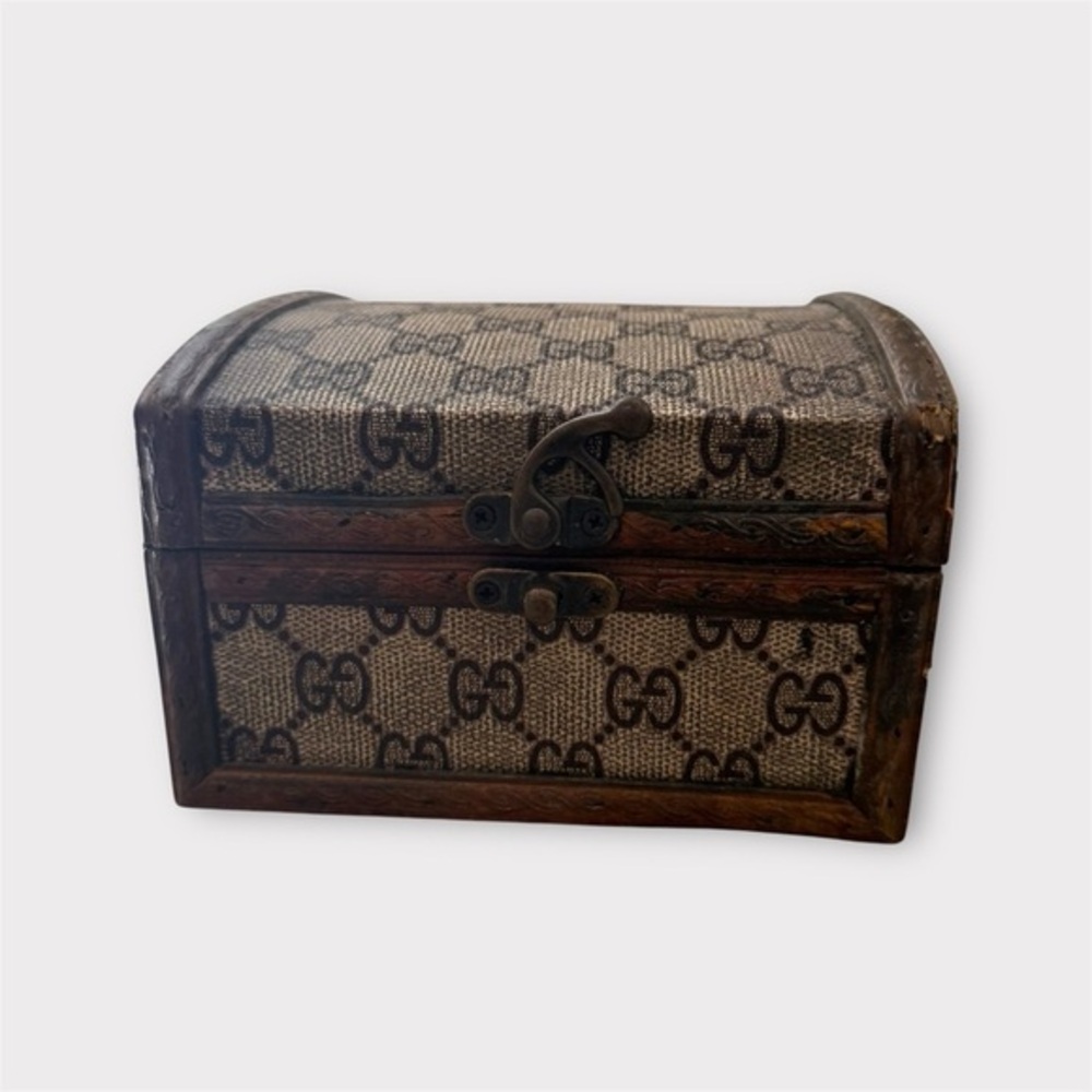 Vintage‎ Gucci Collectible Logo Wooden Trinket Jewelry Box 6”x6”x4”